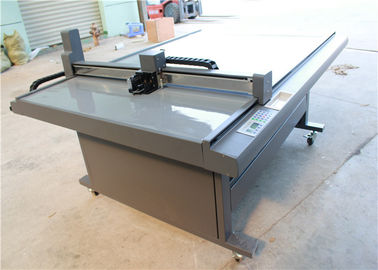 Découpeuse de oscillation de tissu de couteau de commande numérique par ordinateur, coupeur 1000 Mm/S témoin de tissu