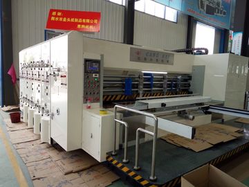 Mouvement latéral précis de découpage de machines de feuille en plastique avec l'entaillage sans heurt